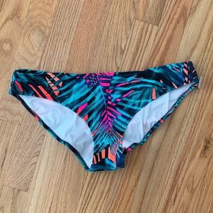 NWT Victoria’s Secret Ruched Back Bikini Bottom